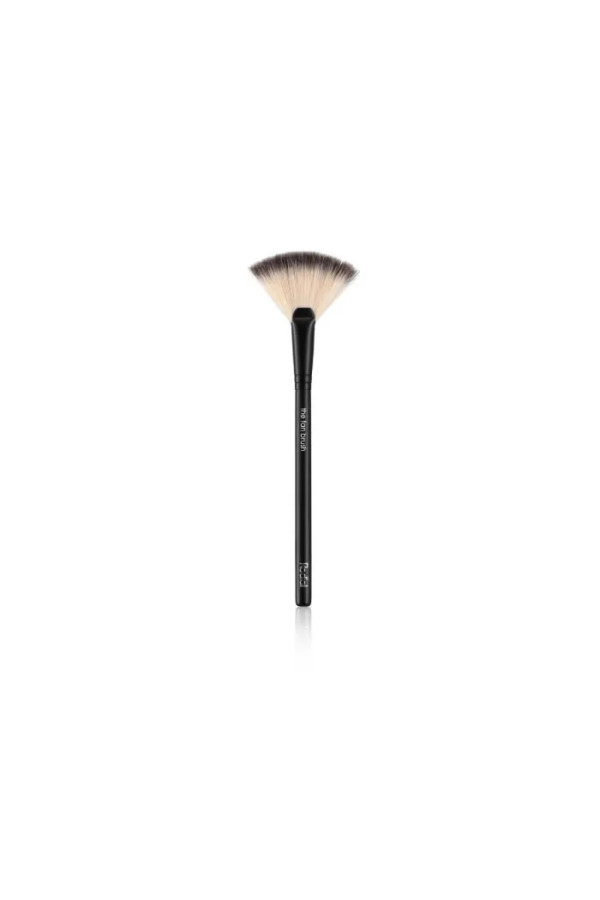 Rodial Fan Brush